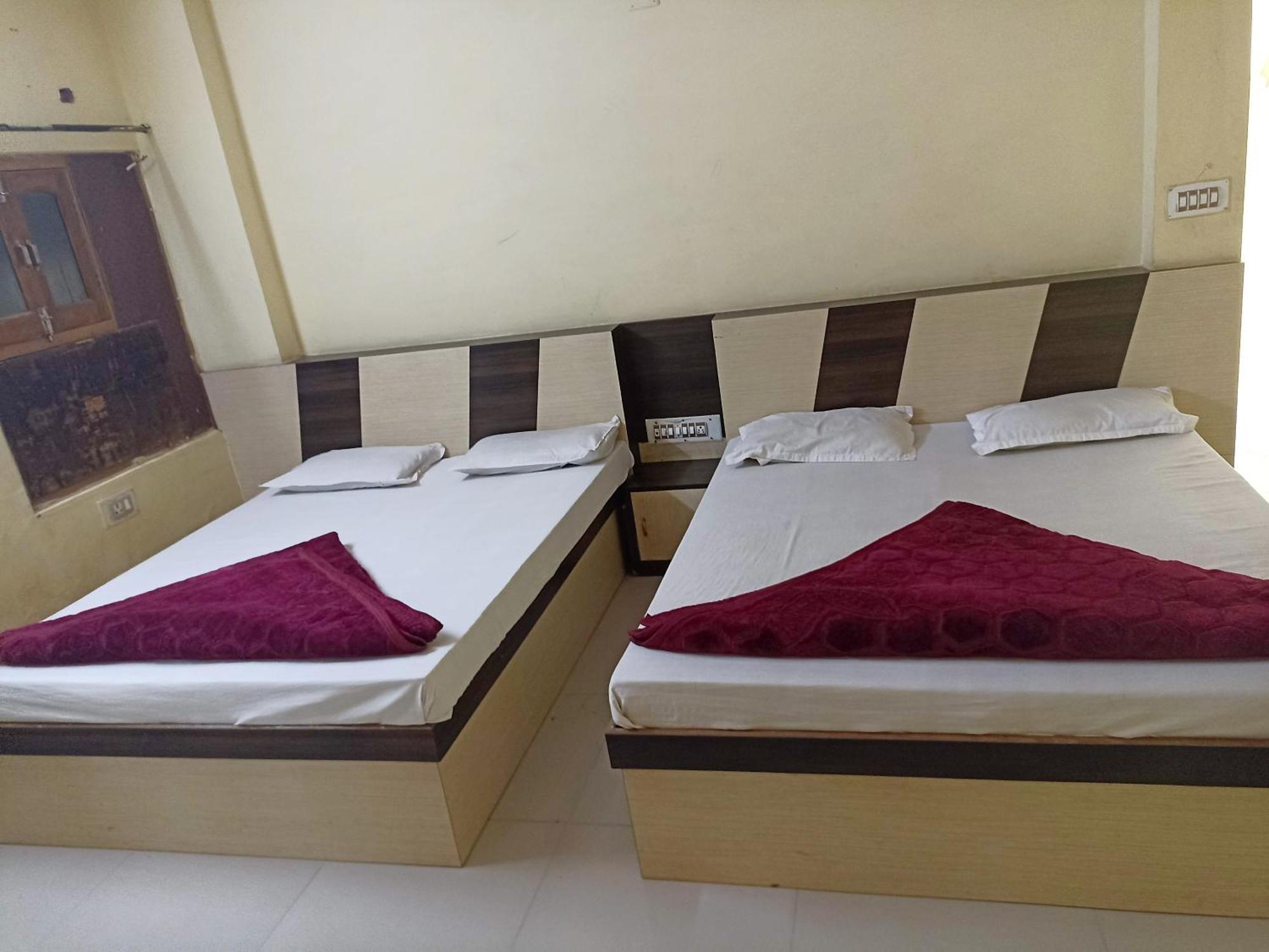 Shreeji Arpan Hotel Nathdwara Ngoại thất bức ảnh